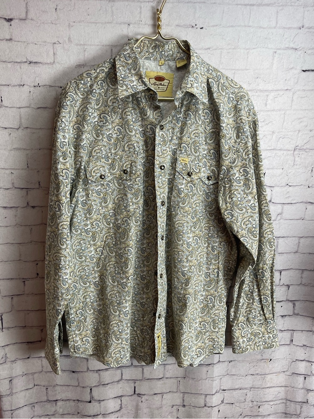 Larry mahan size large gray and tan paisley print western shirt